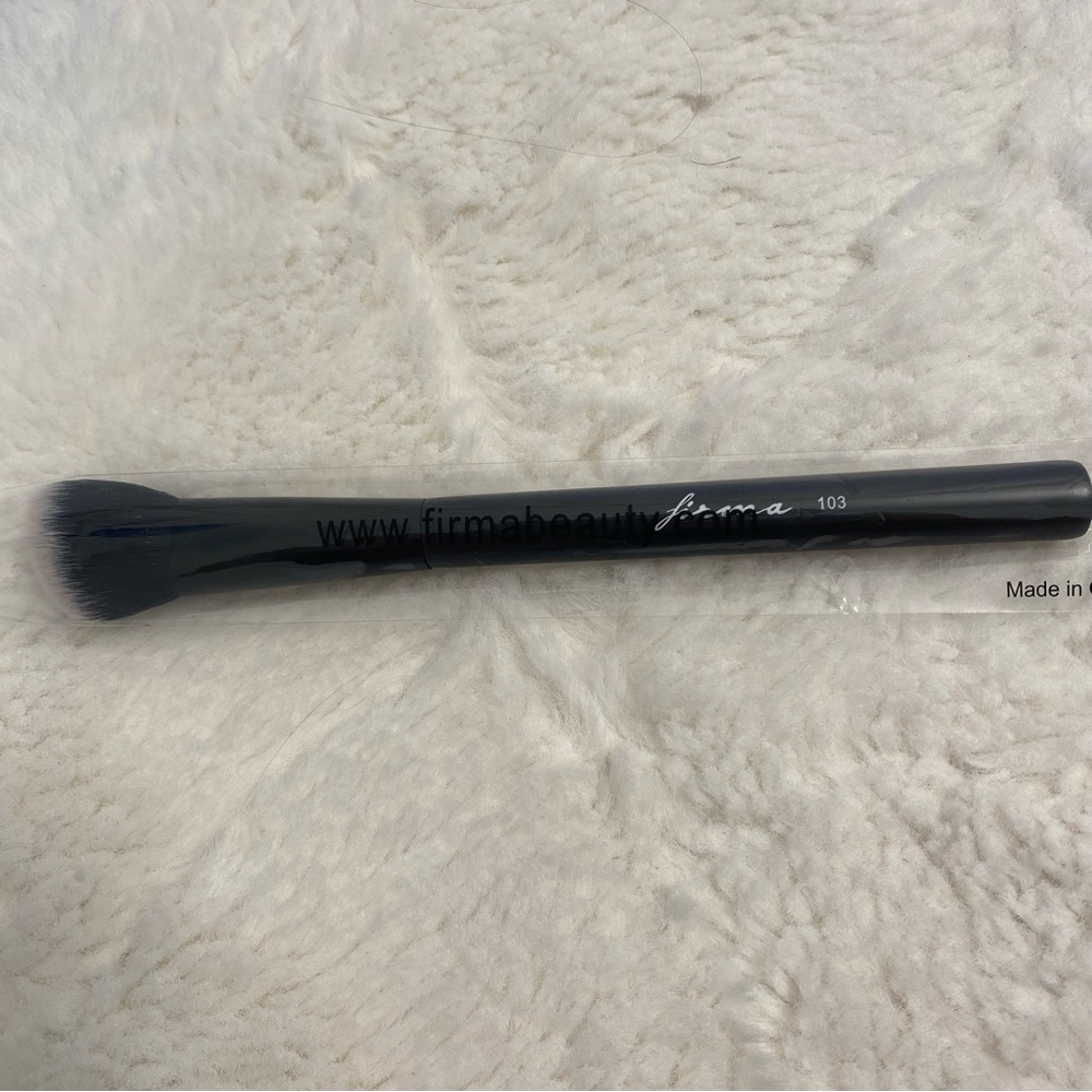 Firma Beauty Angled Contour Brush Elite 103